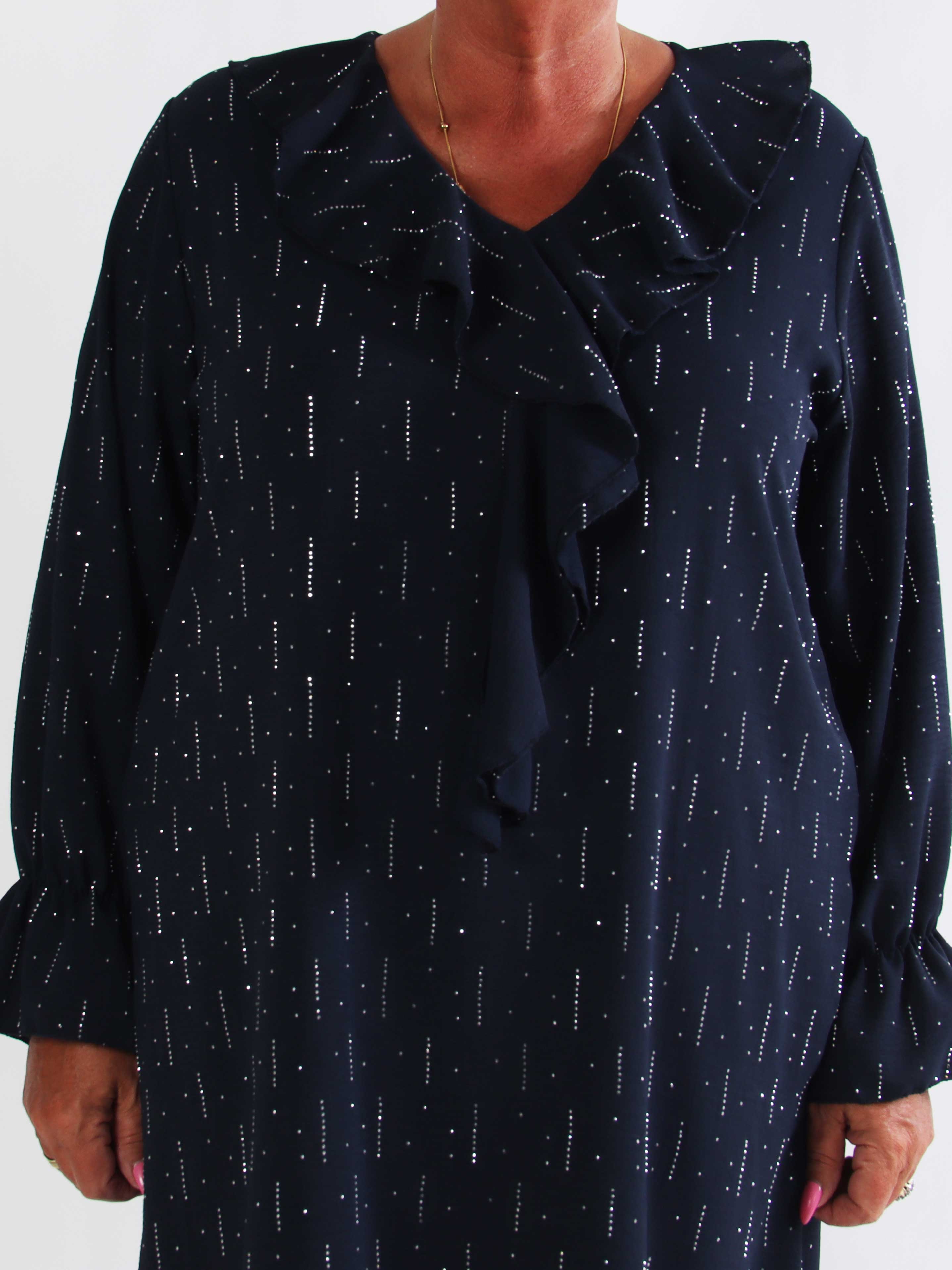 Tessalia - Plus size tunikakjole med fine similisten og feminine flæsedetaljer